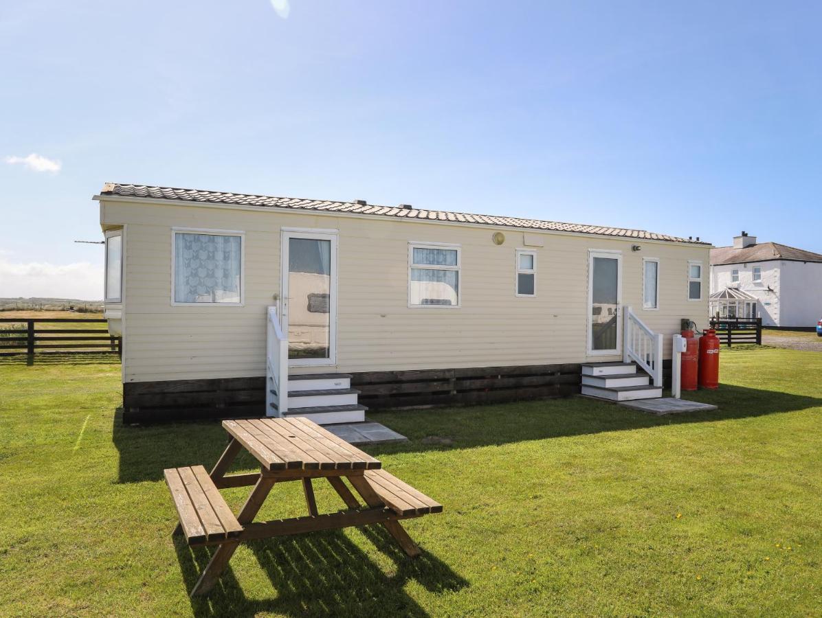 Trewan Chalet Holyhead Exterior foto