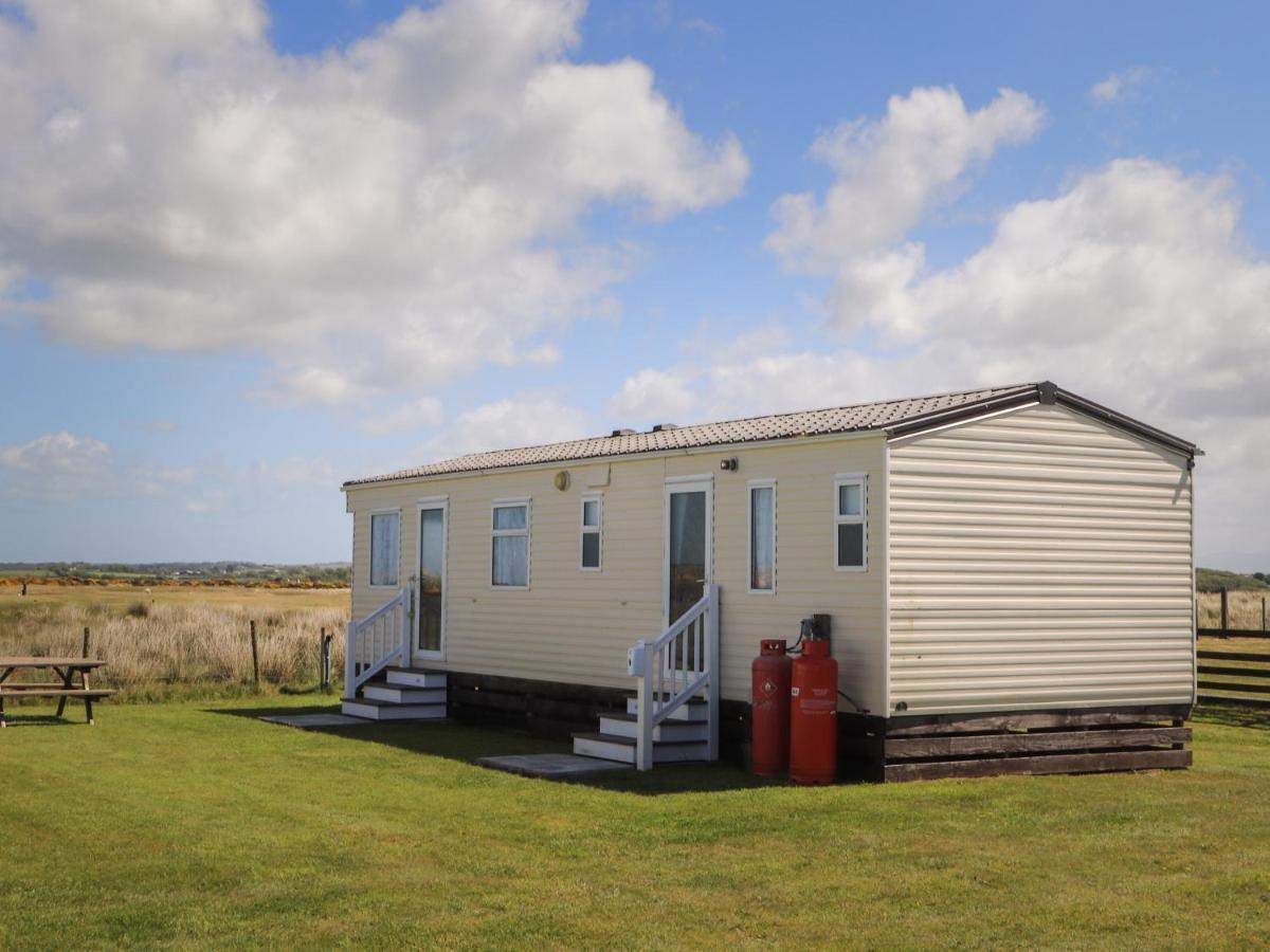 Trewan Chalet Holyhead Exterior foto